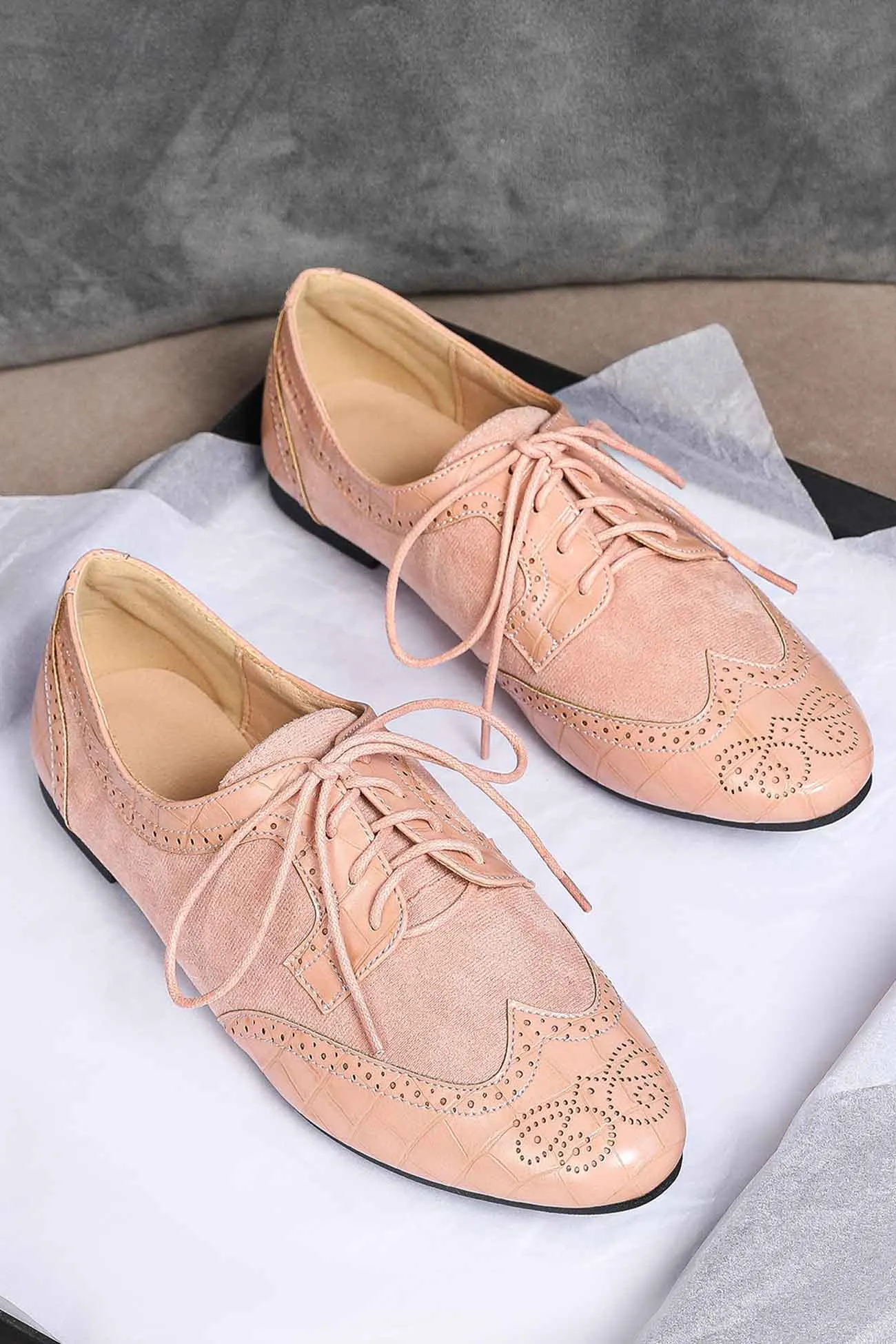 Amozae-Carved Lace Up Leather Shoes