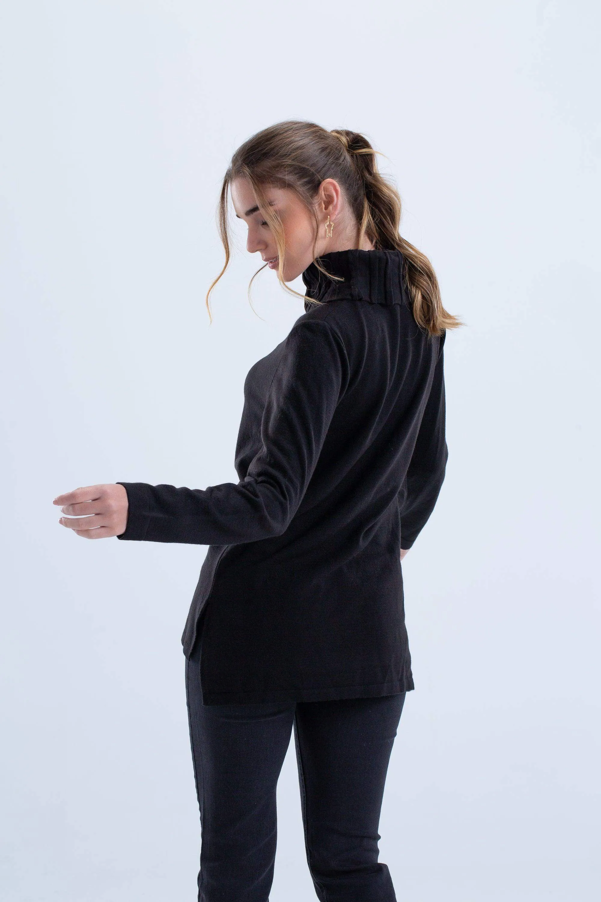 Asymmetrical Black Pullover