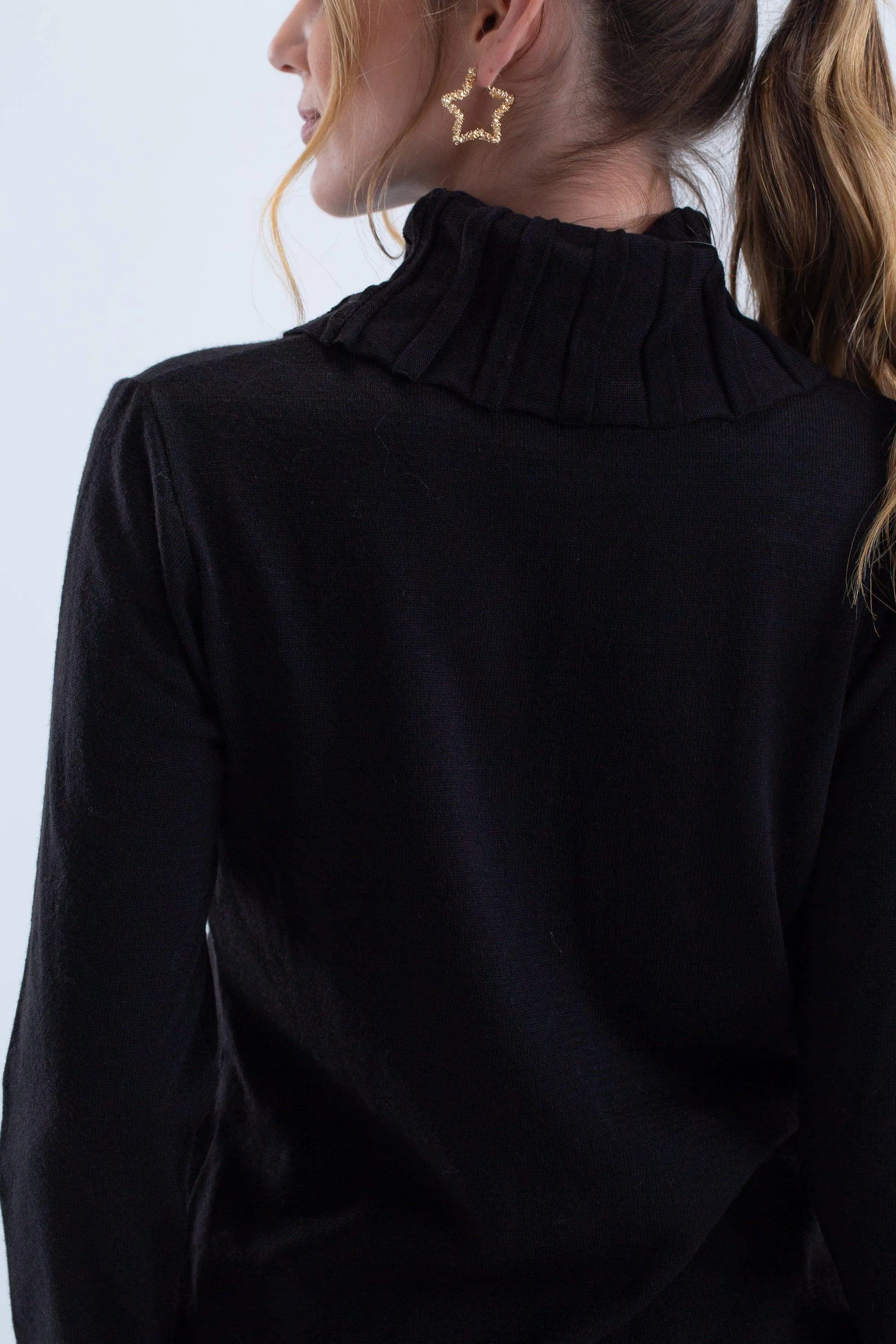 Asymmetrical Black Pullover