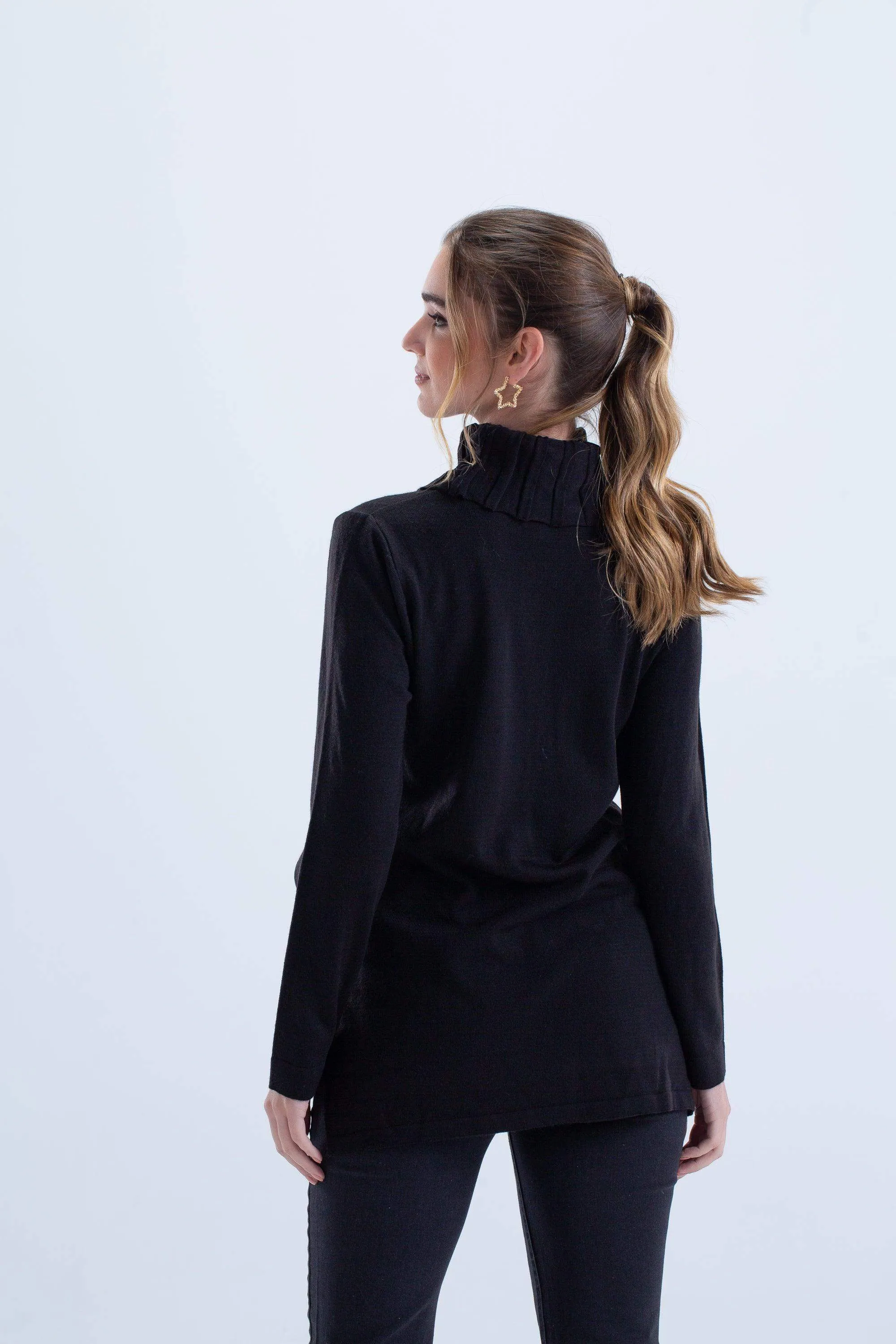 Asymmetrical Black Pullover