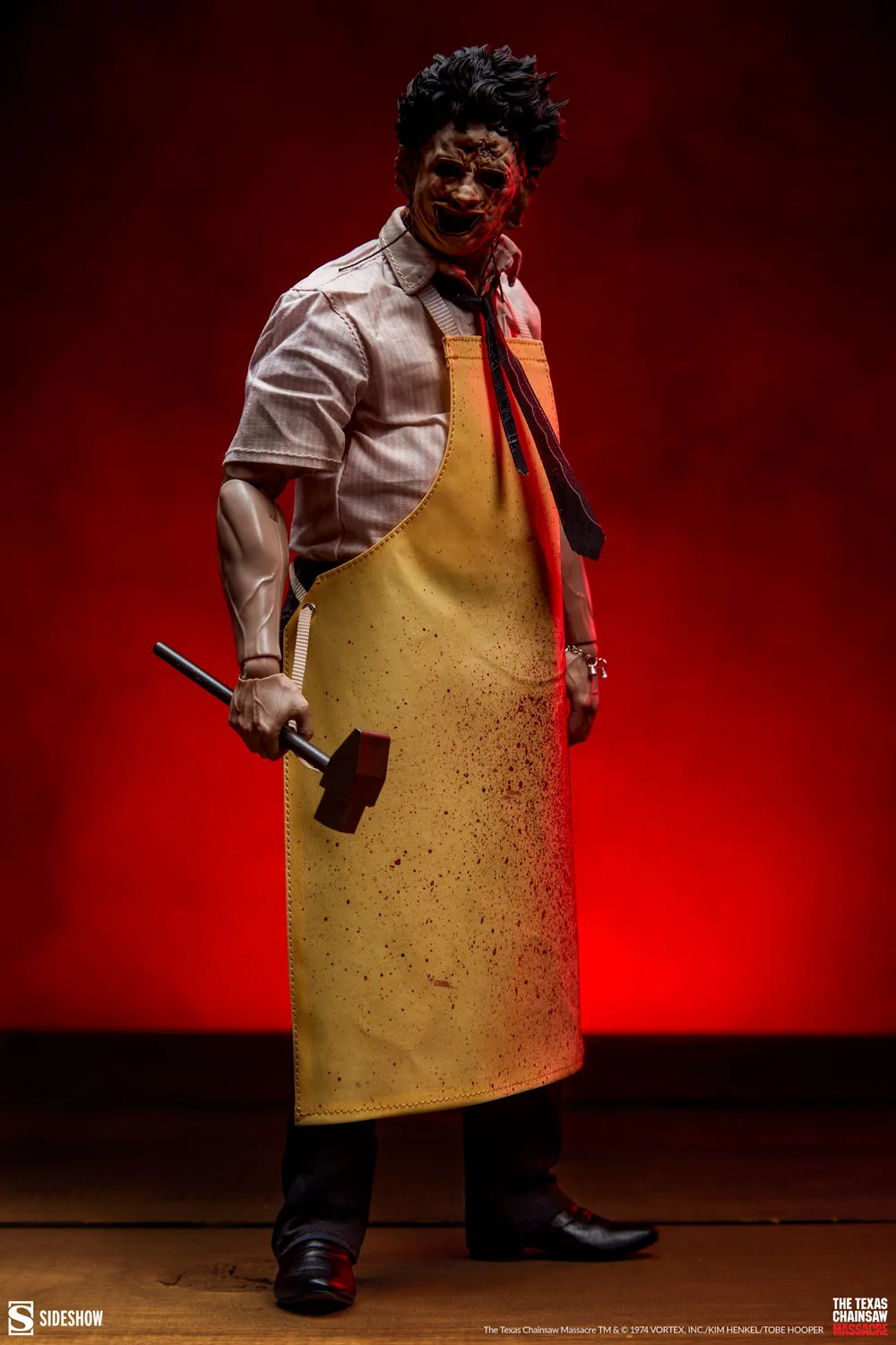 Leatherface (Killing Mask) Sixth Scale Figure