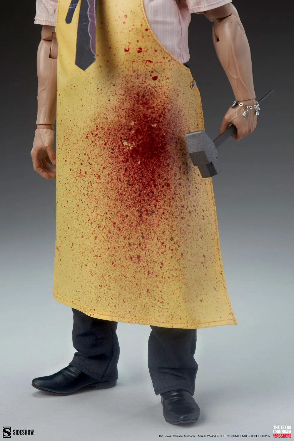 Leatherface (Killing Mask) Sixth Scale Figure