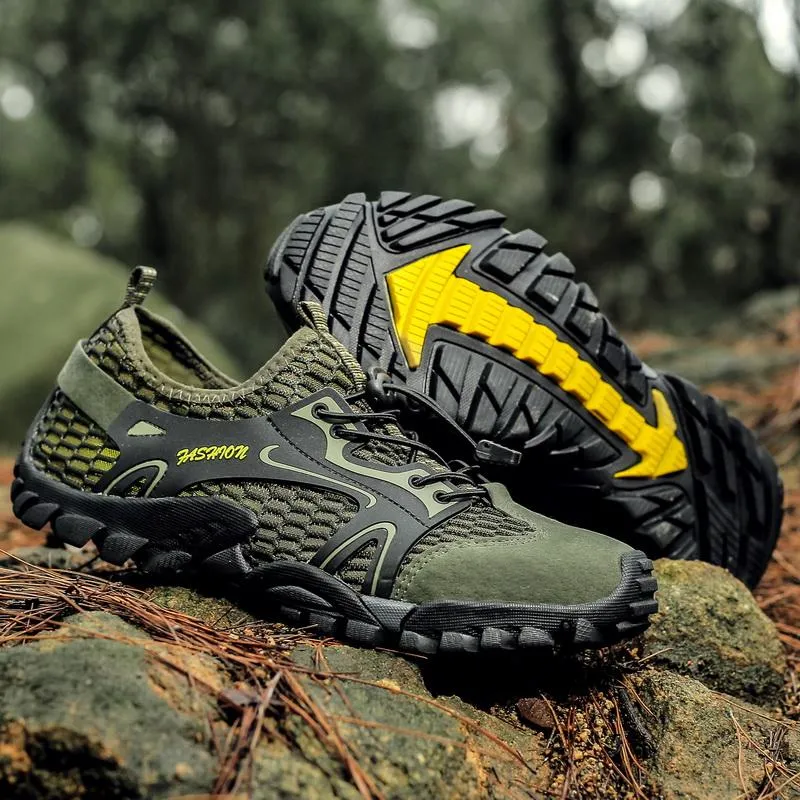 M82 Tourism Outdoor Hiking Creek Shoe