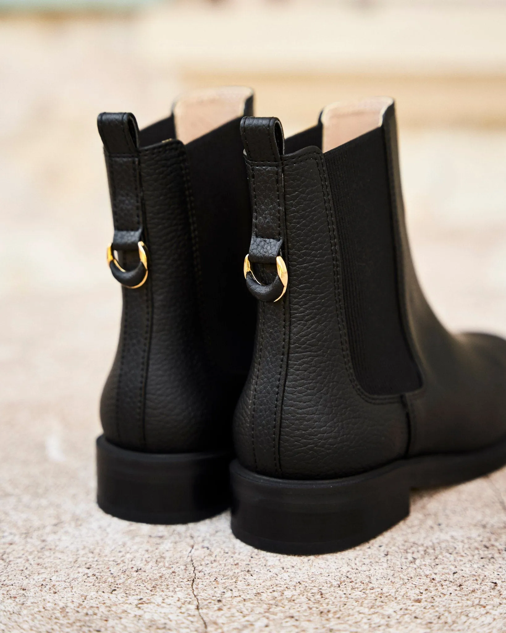 Secret Vegan Leather Chelsea Boots | Black