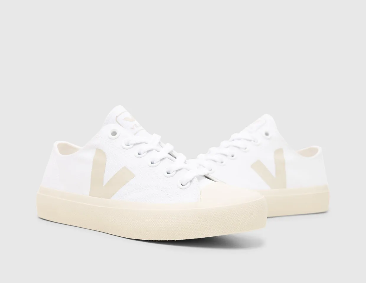 Veja V-90 Pierre / White