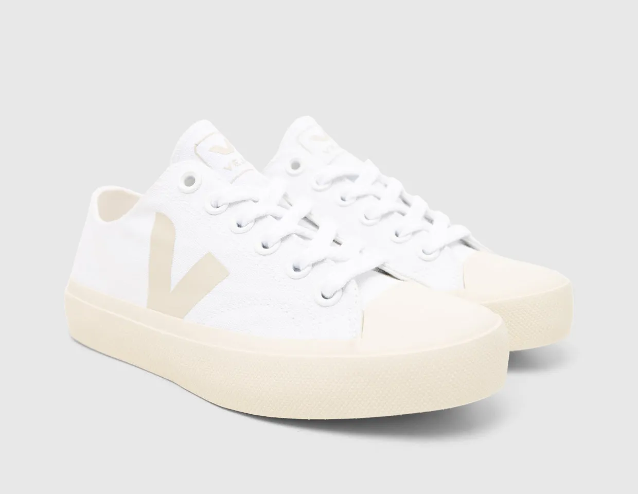 Veja V-90 Pierre / White